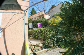 Bas de villa avec jardin privatif et vue dégagée